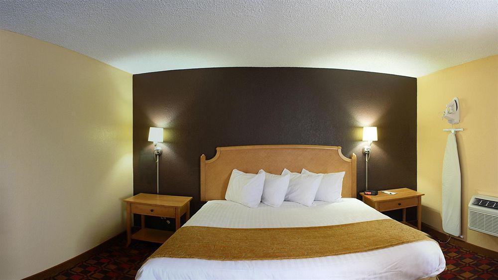 Quality Inn Hall Of Fame Кантон Экстерьер фото