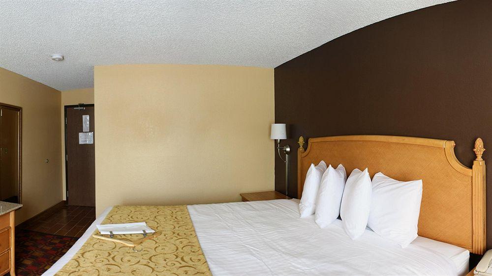 Quality Inn Hall Of Fame Кантон Экстерьер фото