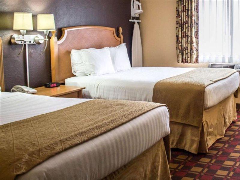 Quality Inn Hall Of Fame Кантон Экстерьер фото