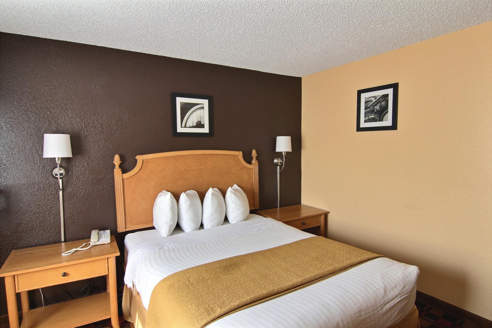 Quality Inn Hall Of Fame Кантон Экстерьер фото