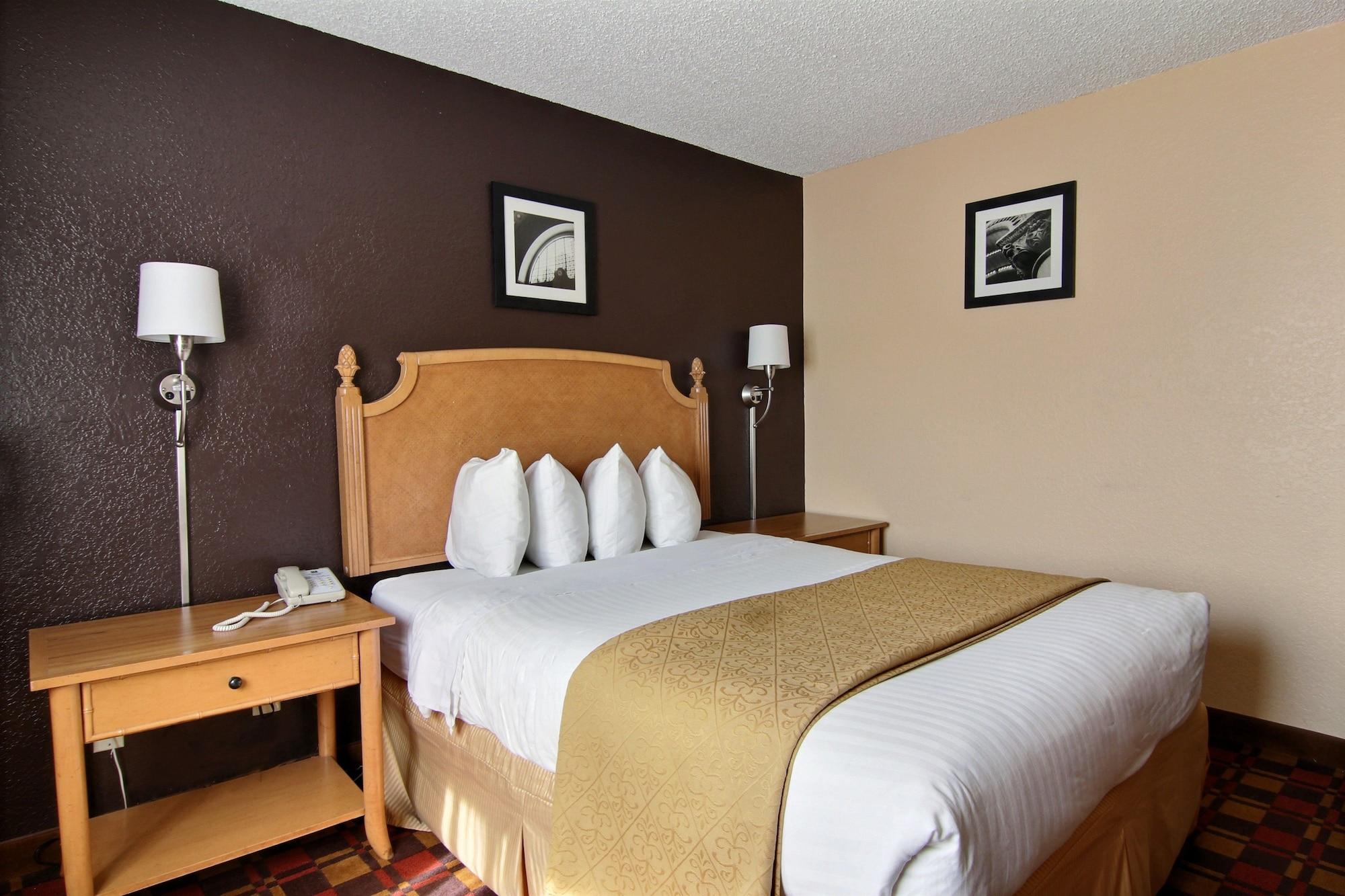 Quality Inn Hall Of Fame Кантон Экстерьер фото