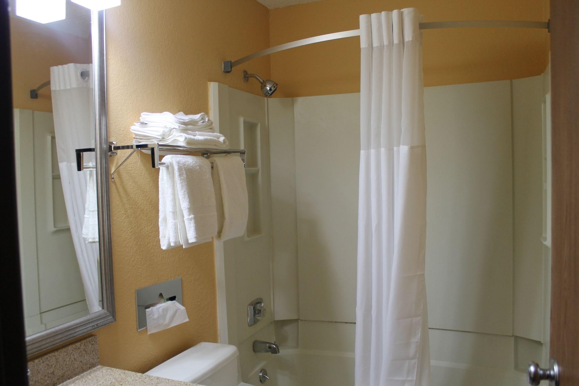 Quality Inn Hall Of Fame Кантон Экстерьер фото