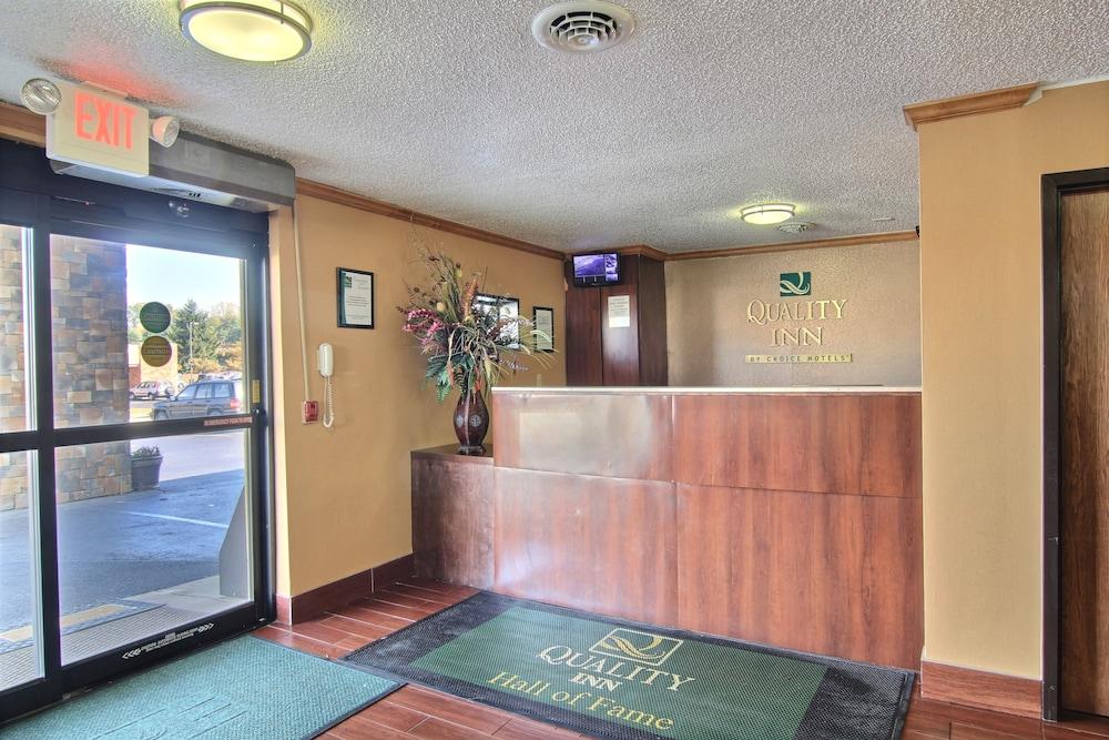 Quality Inn Hall Of Fame Кантон Экстерьер фото