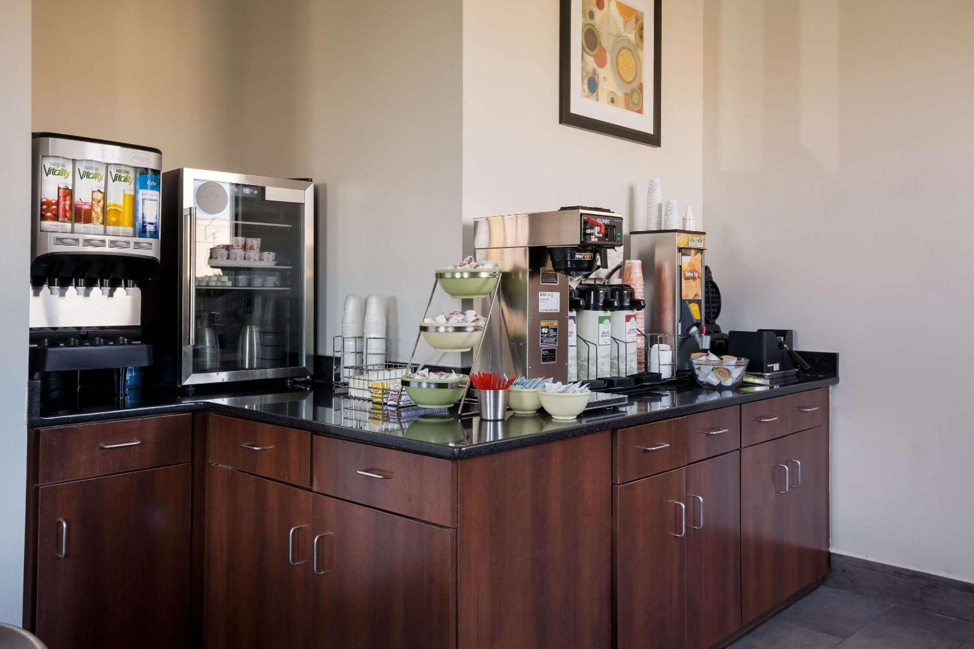 Quality Inn Hall Of Fame Кантон Экстерьер фото