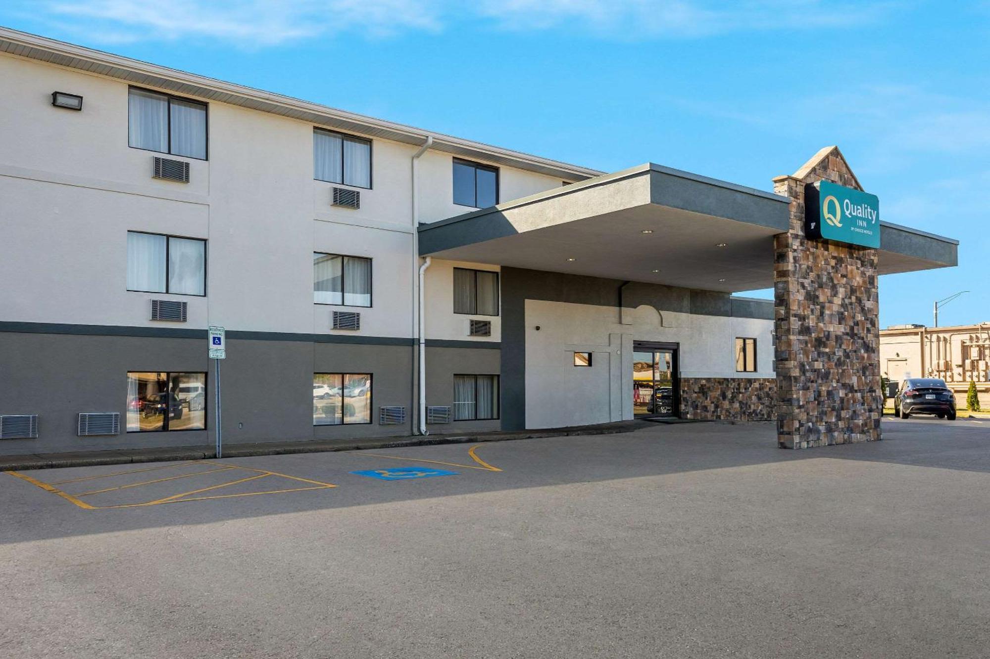 Quality Inn Hall Of Fame Кантон Экстерьер фото