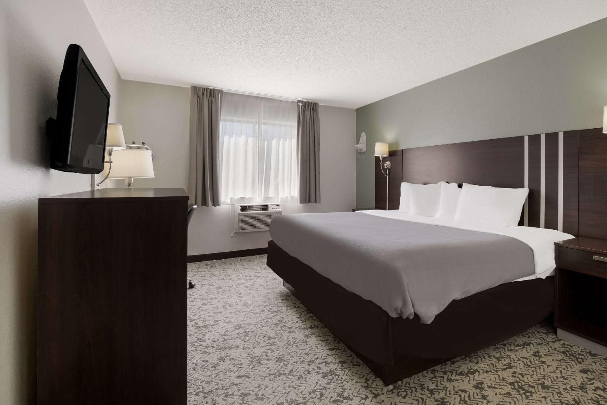 Quality Inn Hall Of Fame Кантон Экстерьер фото