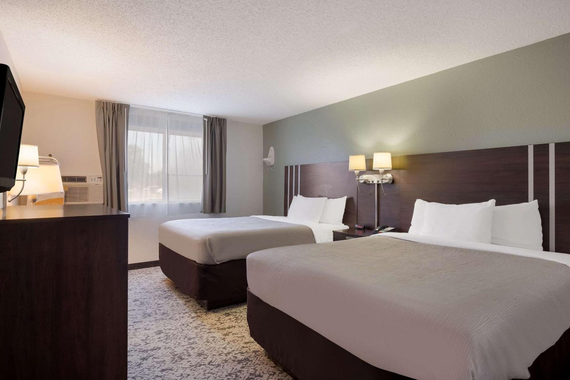 Quality Inn Hall Of Fame Кантон Экстерьер фото