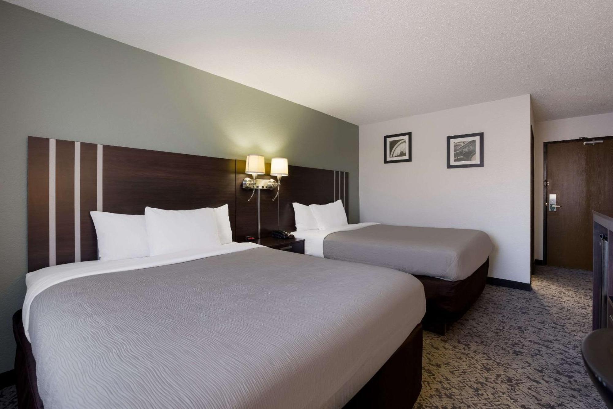 Quality Inn Hall Of Fame Кантон Экстерьер фото